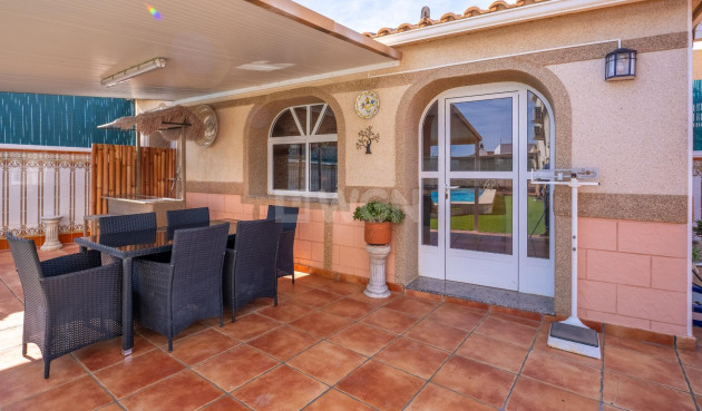 Resale - Villa - Torrevieja - El Chaparral
