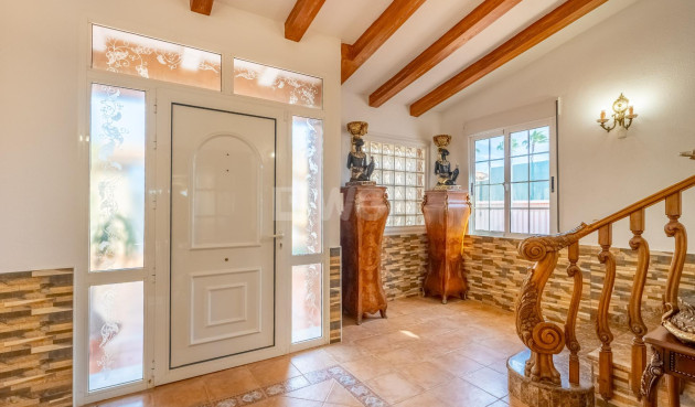 Resale - Villa - Torrevieja - El Chaparral