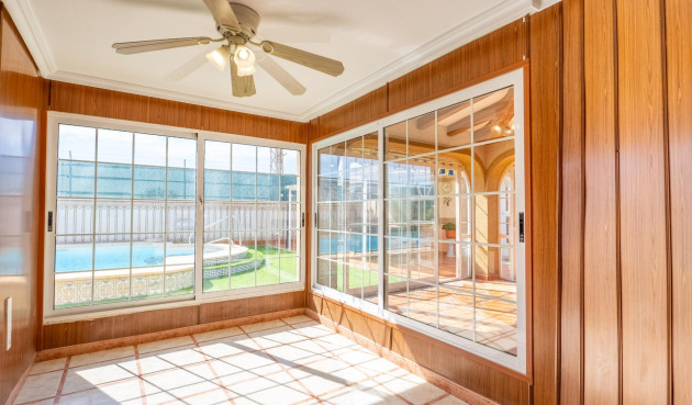Resale - Villa - Torrevieja - El Chaparral