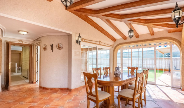 Resale - Villa - Torrevieja - El Chaparral