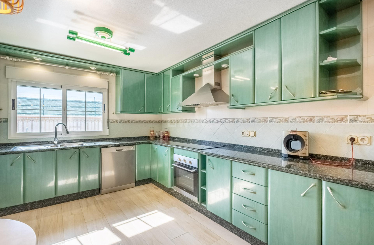 Resale - Villa - Torrevieja - El Chaparral