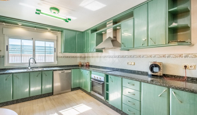 Resale - Villa - Torrevieja - El Chaparral