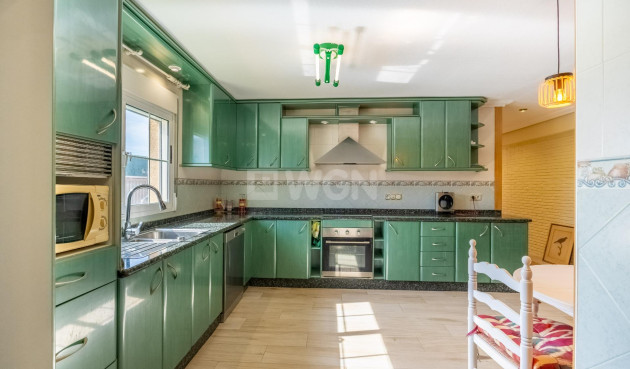 Resale - Villa - Torrevieja - El Chaparral