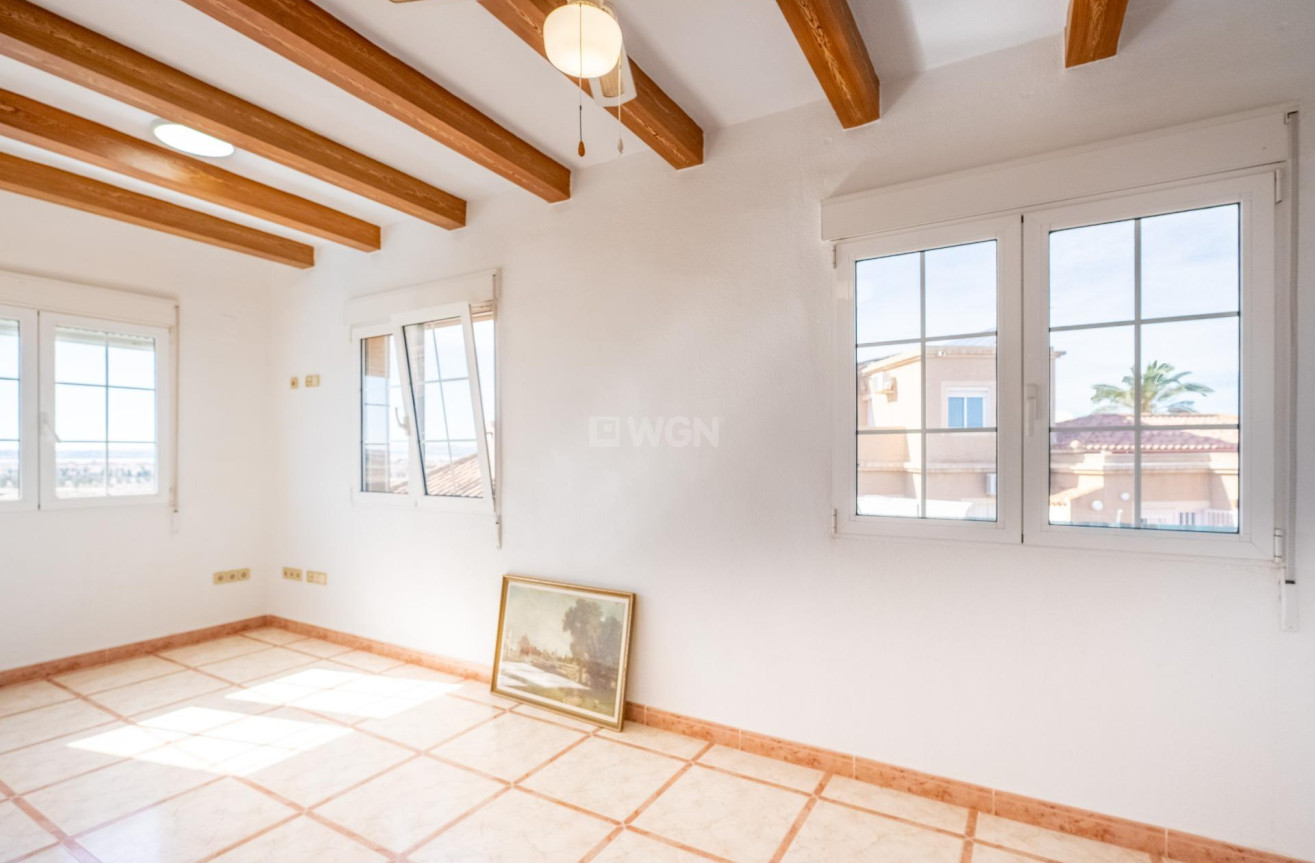 Resale - Villa - Torrevieja - El Chaparral