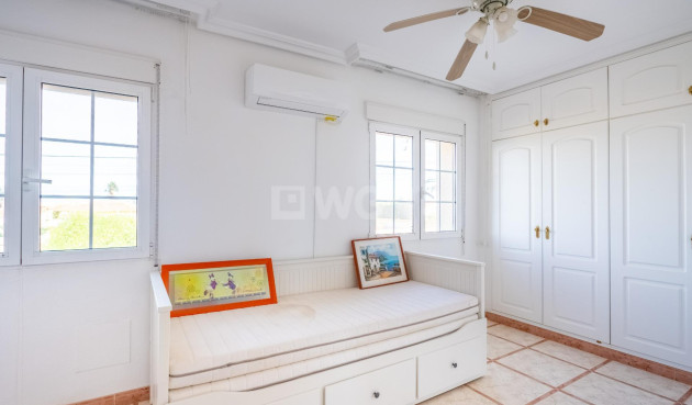 Resale - Villa - Torrevieja - El Chaparral