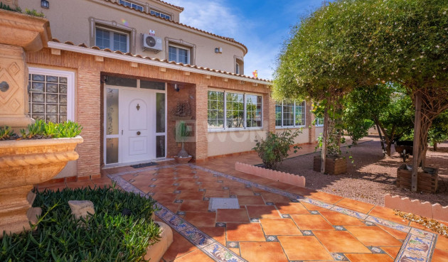 Resale - Villa - Torrevieja - El Chaparral