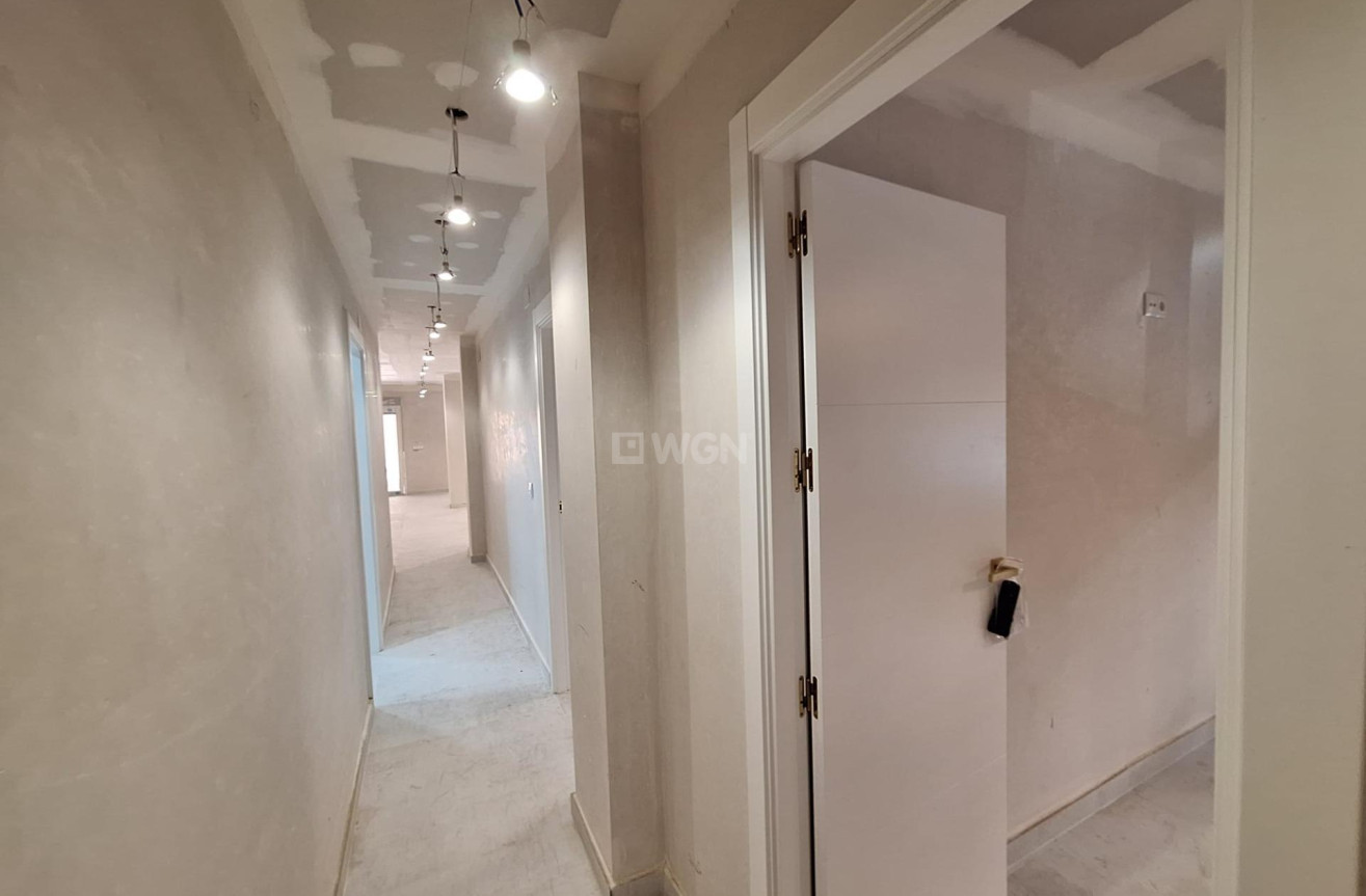 Resale - Apartment / flat - Torrevieja - Acequion