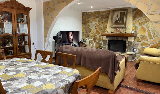 Resale - Villa - Crevillent - Inland