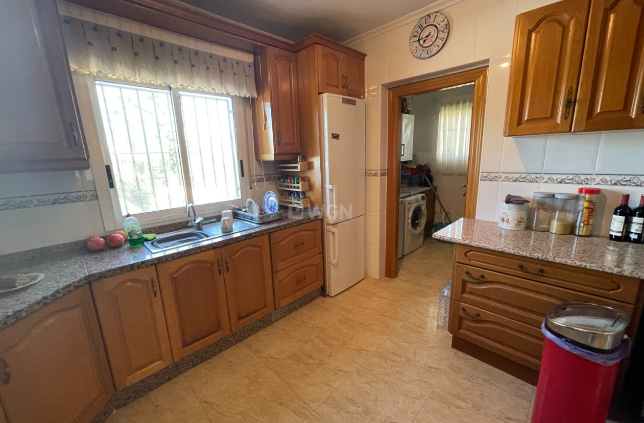 Odsprzedaż - Villa - Catral - Costa Blanca