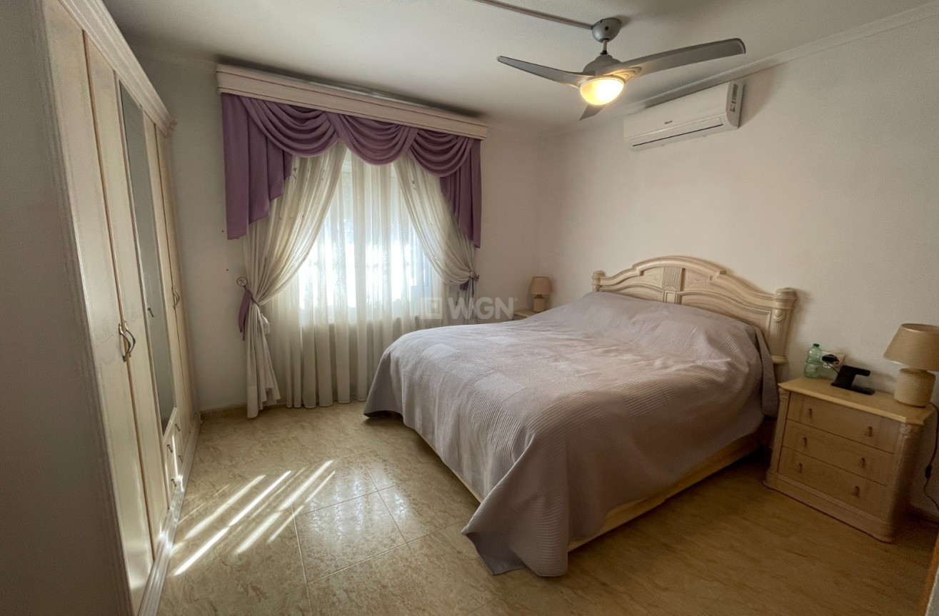 Odsprzedaż - Villa - Catral - Costa Blanca