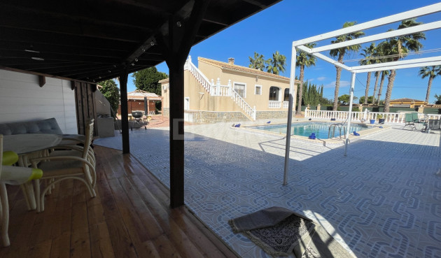 Odsprzedaż - Villa - Catral - Costa Blanca