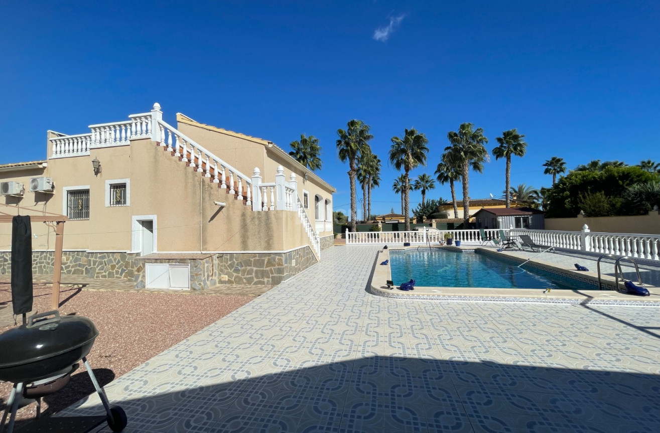 Odsprzedaż - Villa - Catral - Costa Blanca