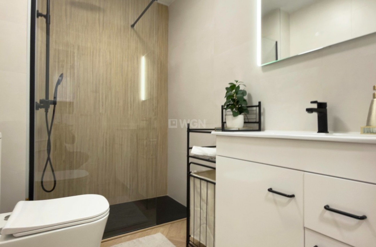 Resale - Apartment / flat - Torrevieja - Costa Blanca