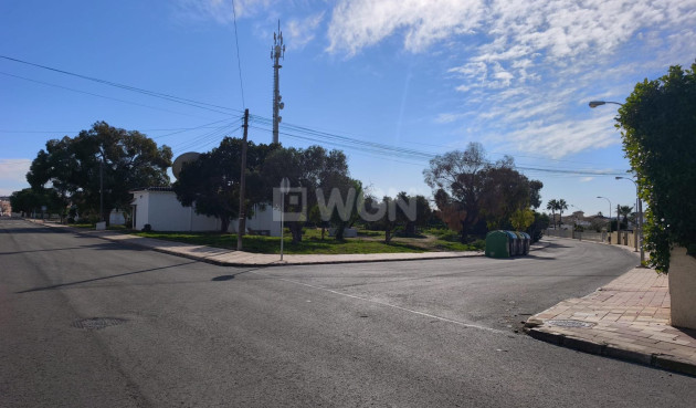 Resale - Bungalow - Torrevieja - La Siesta - El Salado - Torreta