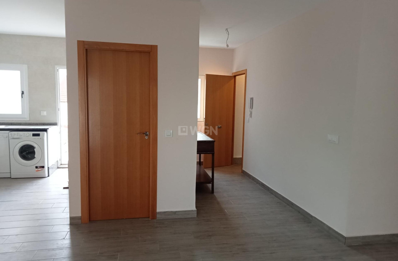 Resale - Apartment / flat - Los Alcázares - Centro