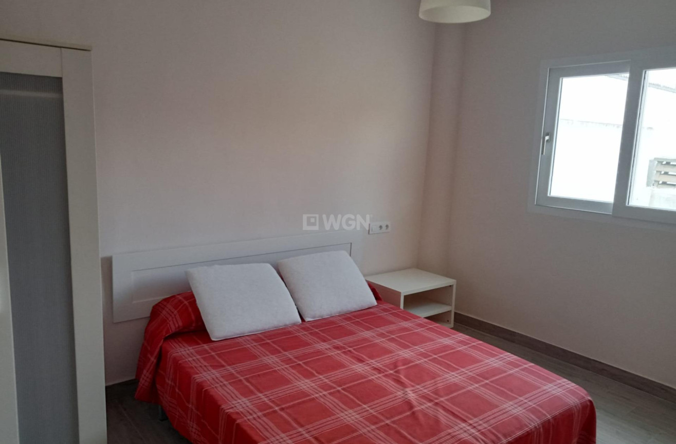 Resale - Apartment / flat - Los Alcázares - Centro
