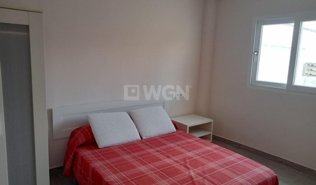 Resale - Apartment / flat - Los Alcázares - Centro
