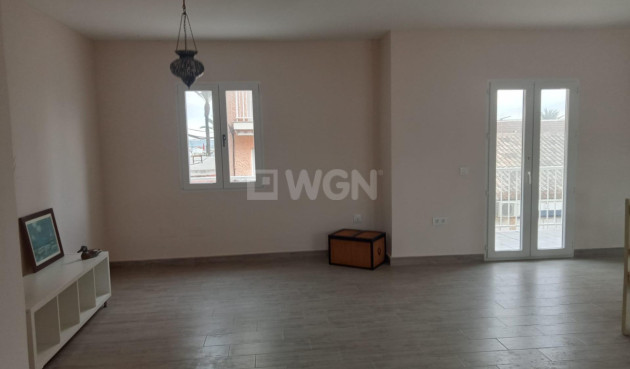 Resale - Apartment / flat - Los Alcázares - Centro