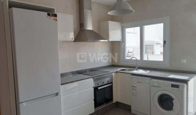 Resale - Apartment / flat - Los Alcázares - Centro