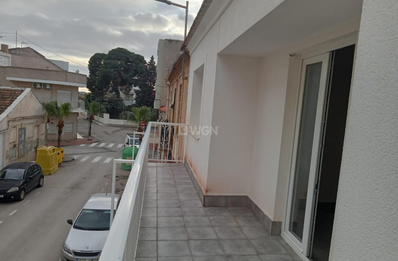 Resale - Apartment / flat - Los Alcázares - Centro