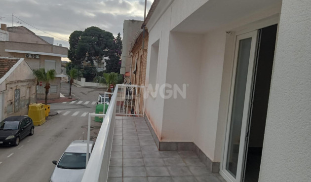 Resale - Apartment / flat - Los Alcázares - Centro