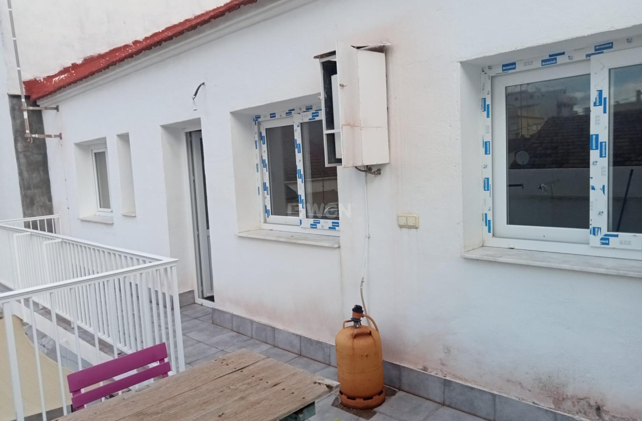 Resale - Apartment / flat - Los Alcázares - Centro