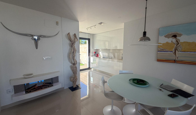 Odsprzedaż - Villa - San Miguel de Salinas - Bellavista