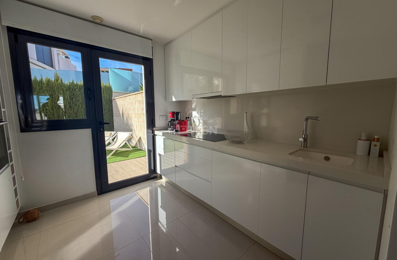 Odsprzedaż - Villa - San Miguel de Salinas - Bellavista