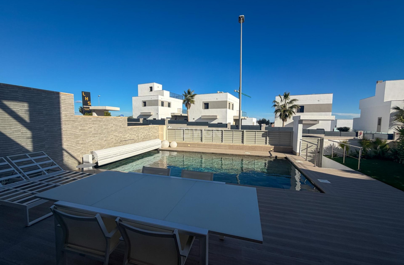 Odsprzedaż - Villa - San Miguel de Salinas - Bellavista