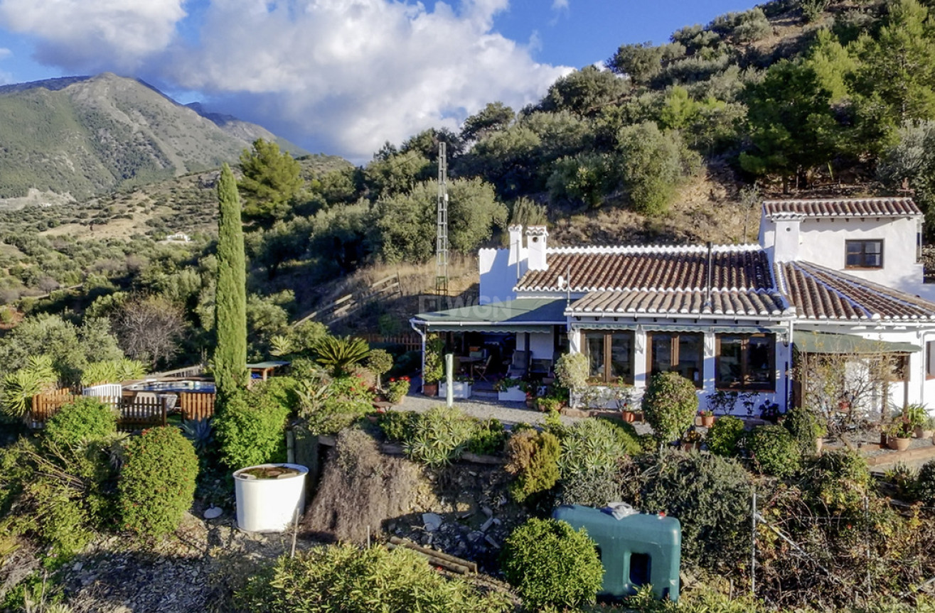 Resale - Villa - Alcaucín - Inland