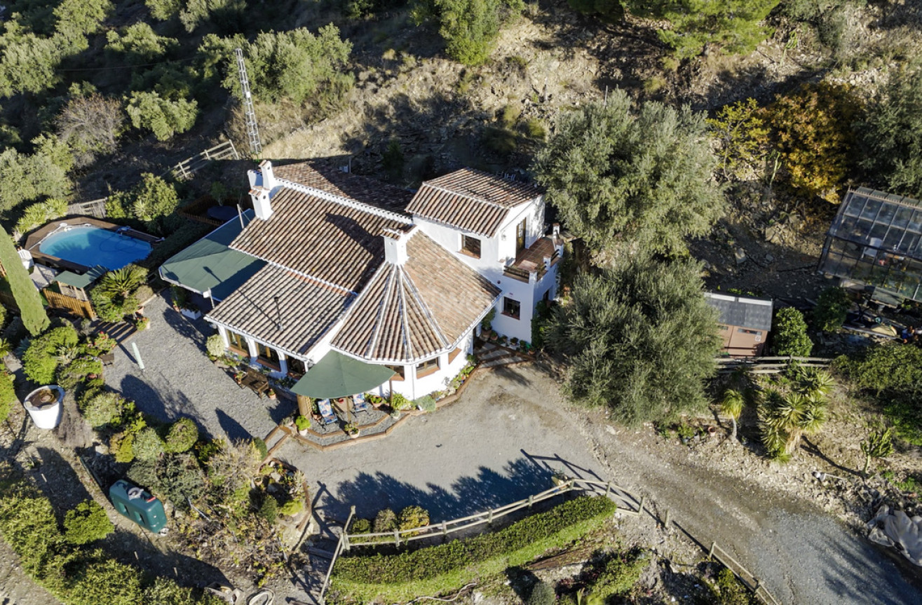 Resale - Villa - Alcaucín - Inland