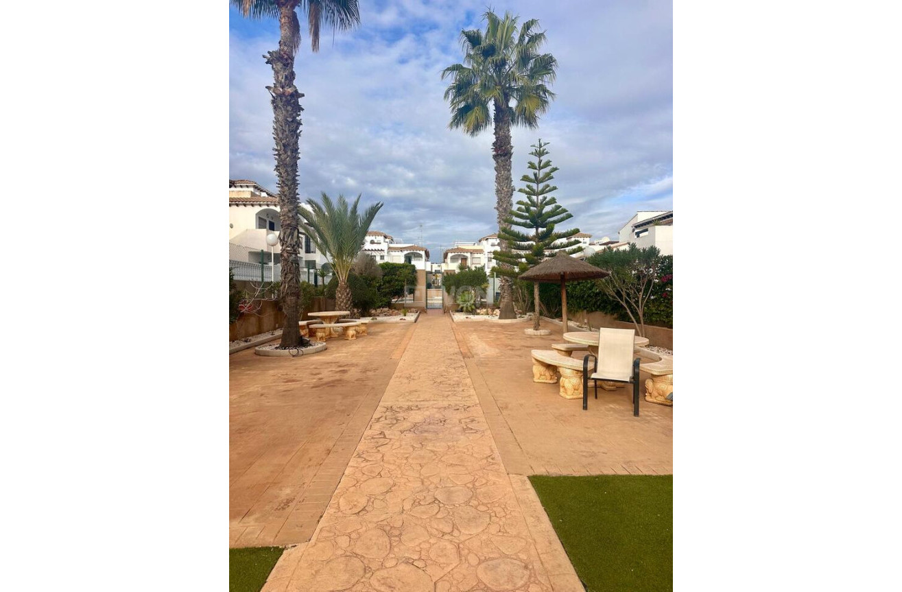 Wiederverkauf - Villa - Orihuela Costa - Ciñuelica