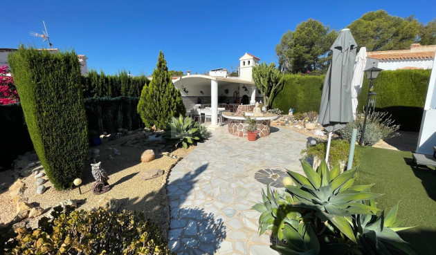 Odsprzedaż - Villa - Alfas del Pí - Costa Blanca