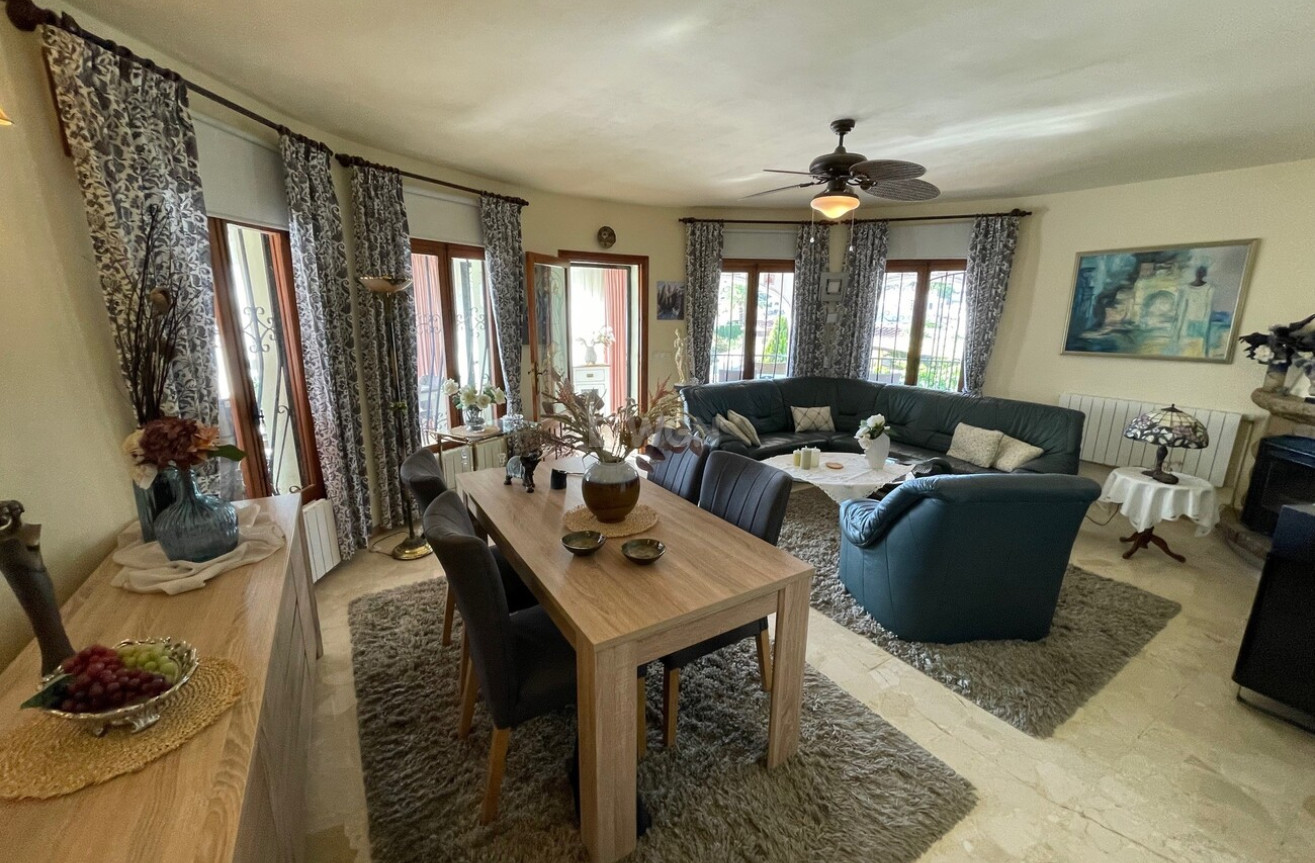 Odsprzedaż - Villa - Alfas del Pí - Costa Blanca