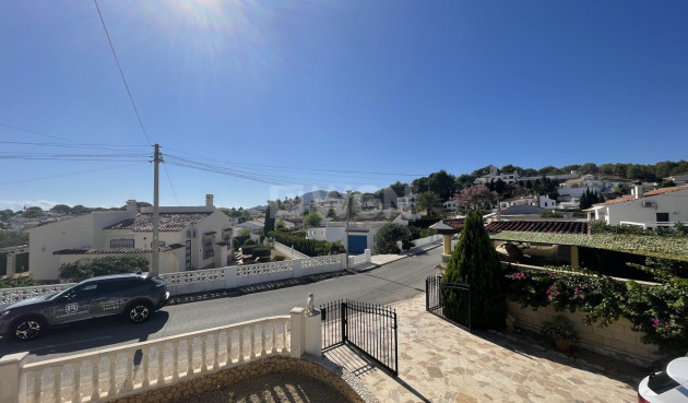 Odsprzedaż - Villa - Alfas del Pí - Costa Blanca