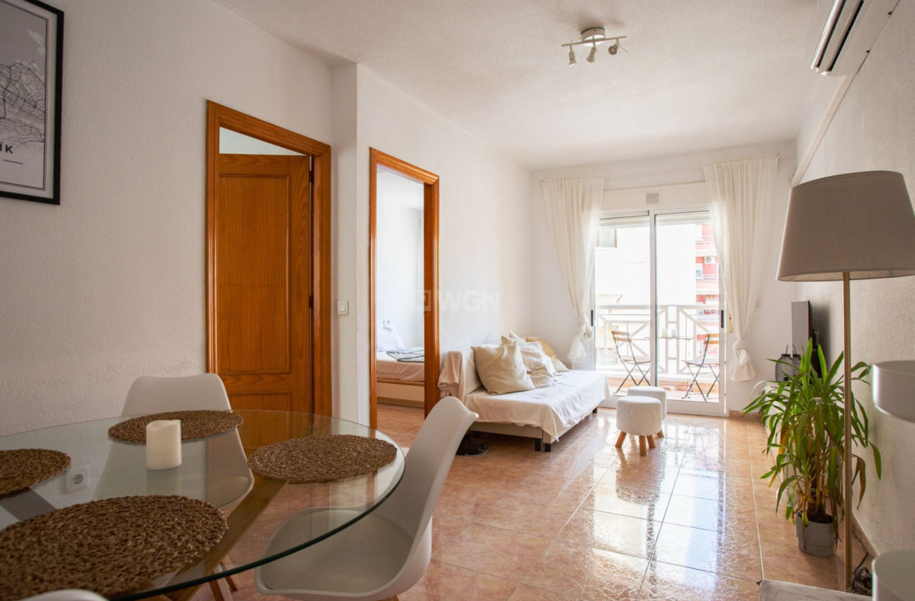 Resale - Apartment / flat - Torrevieja - Costa Blanca