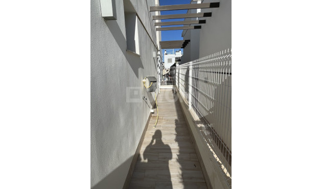 Odsprzedaż - Villa - Villamartin