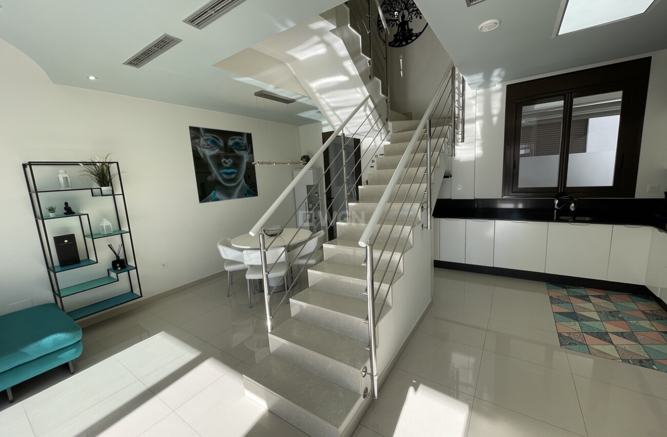 Odsprzedaż - Villa - Villamartin