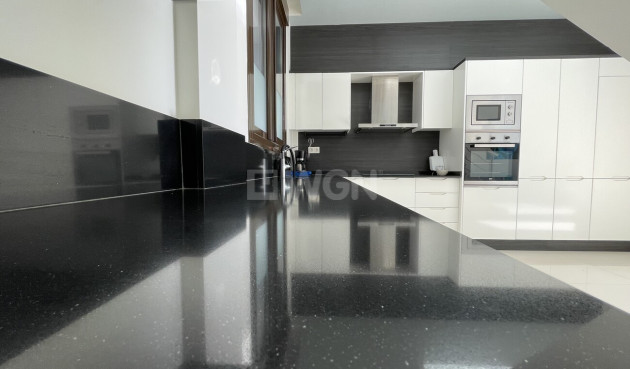 Odsprzedaż - Villa - Villamartin