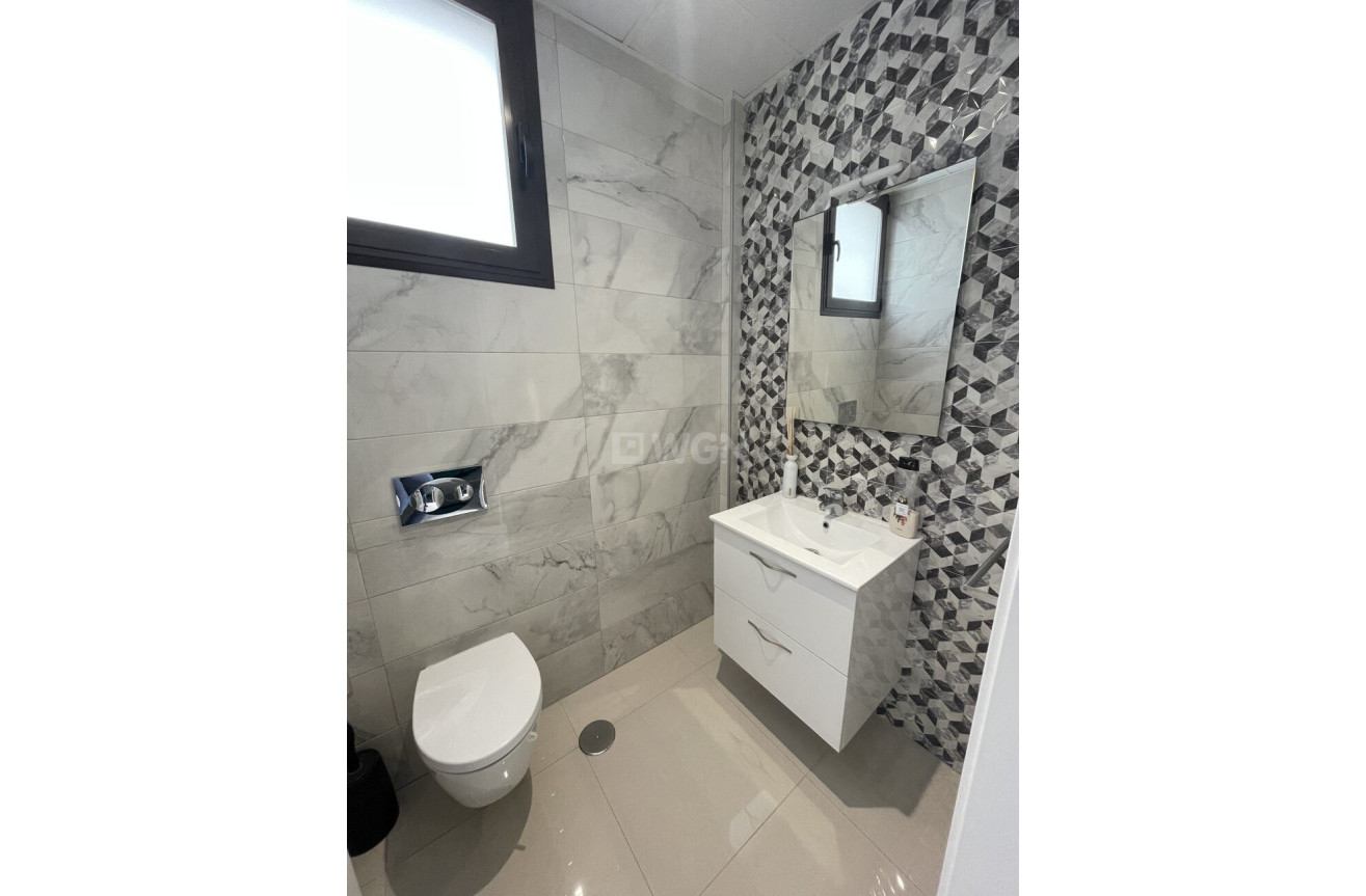 Odsprzedaż - Villa - Villamartin