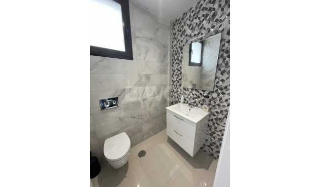 Odsprzedaż - Villa - Villamartin