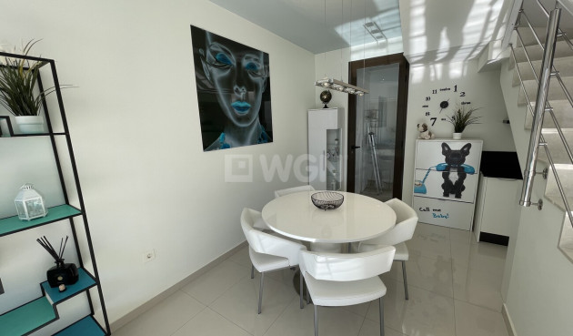 Odsprzedaż - Villa - Villamartin