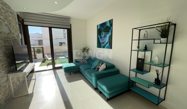 Odsprzedaż - Villa - Villamartin