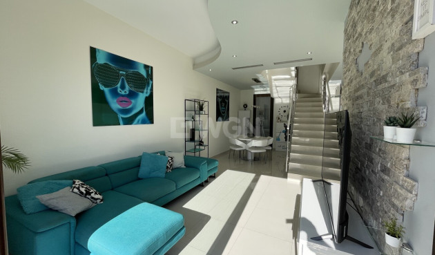 Odsprzedaż - Villa - Villamartin