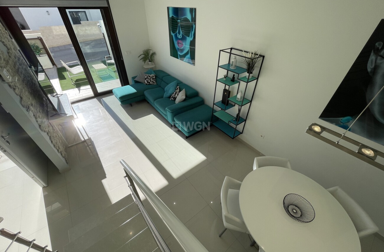 Odsprzedaż - Villa - Villamartin