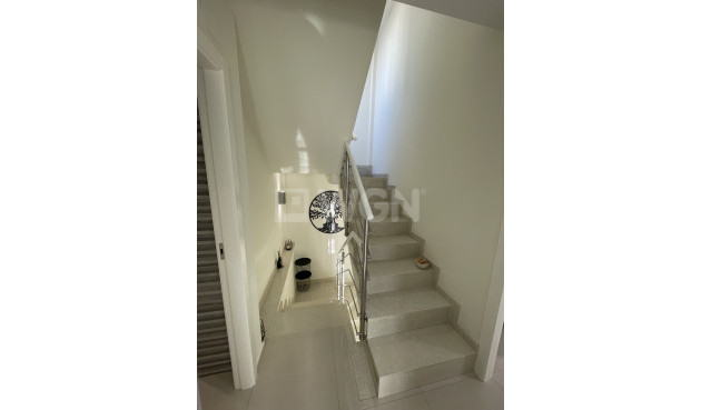 Odsprzedaż - Villa - Villamartin