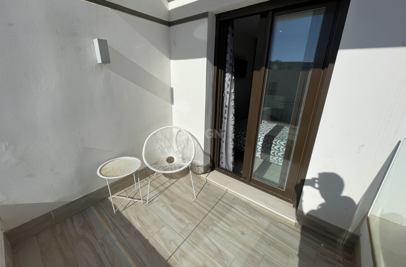 Odsprzedaż - Villa - Villamartin