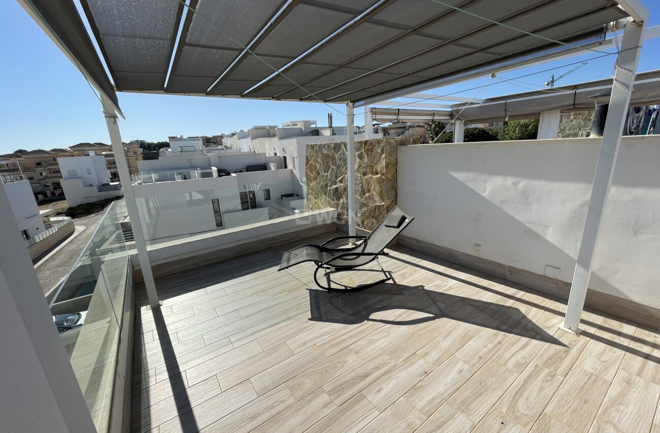 Odsprzedaż - Villa - Villamartin