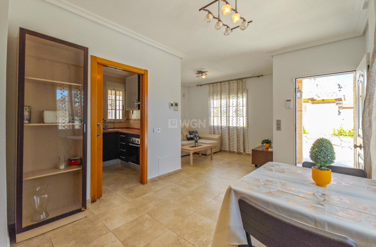 Odsprzedaż - Villa - Torrevieja - La Mata