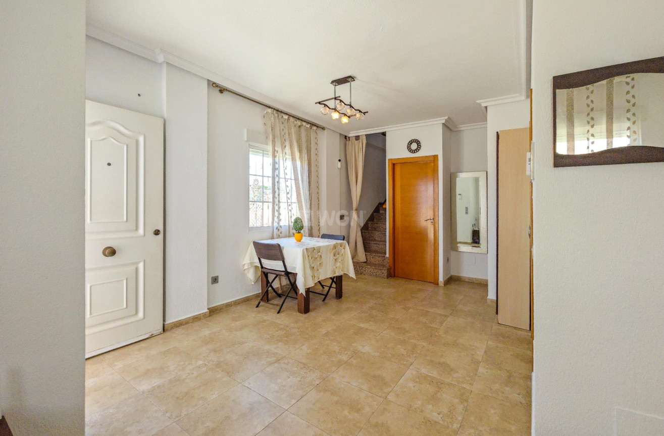 Odsprzedaż - Villa - Torrevieja - La Mata